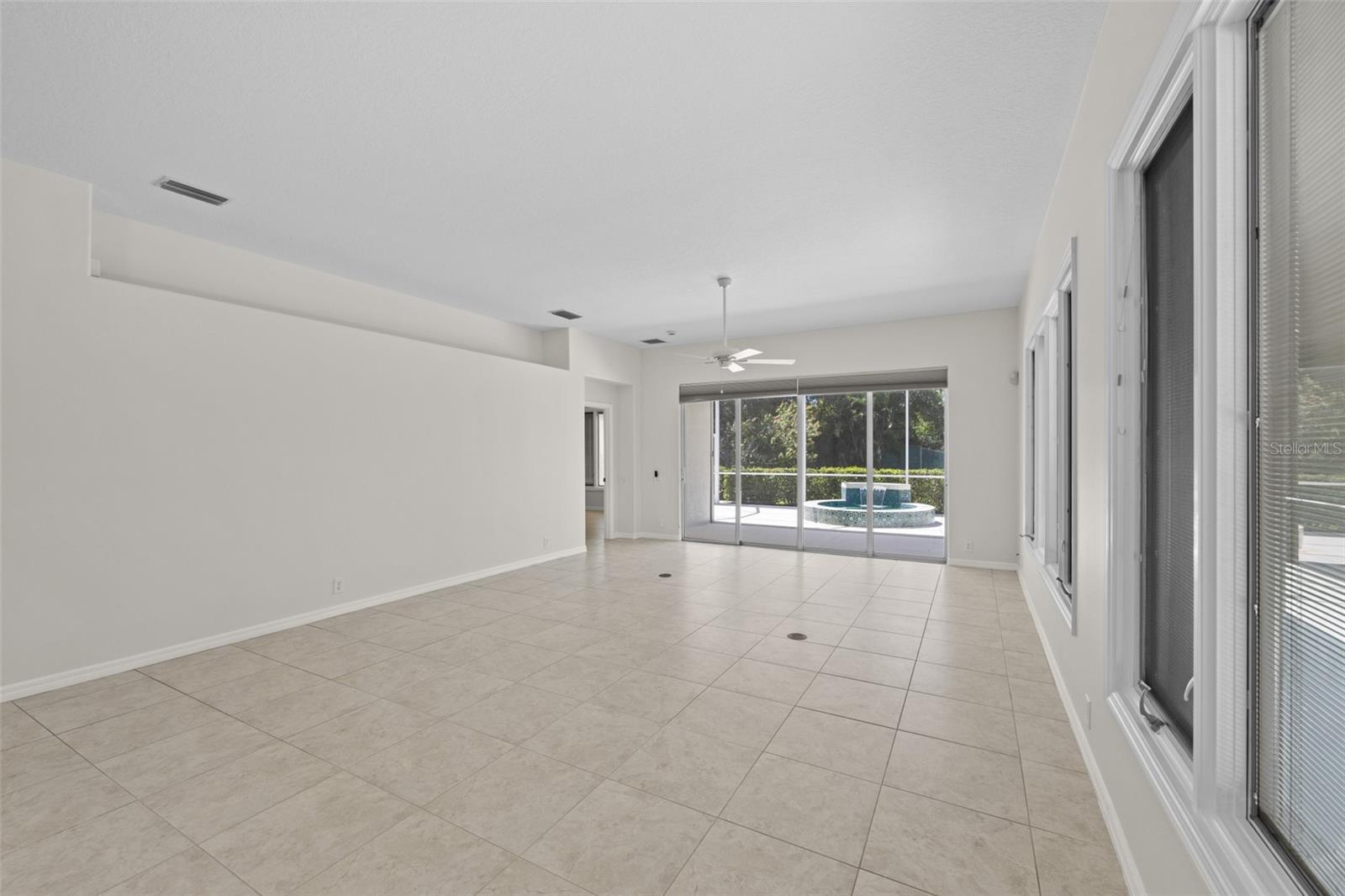 8628 54th Avenue Cir E Property Photo 5