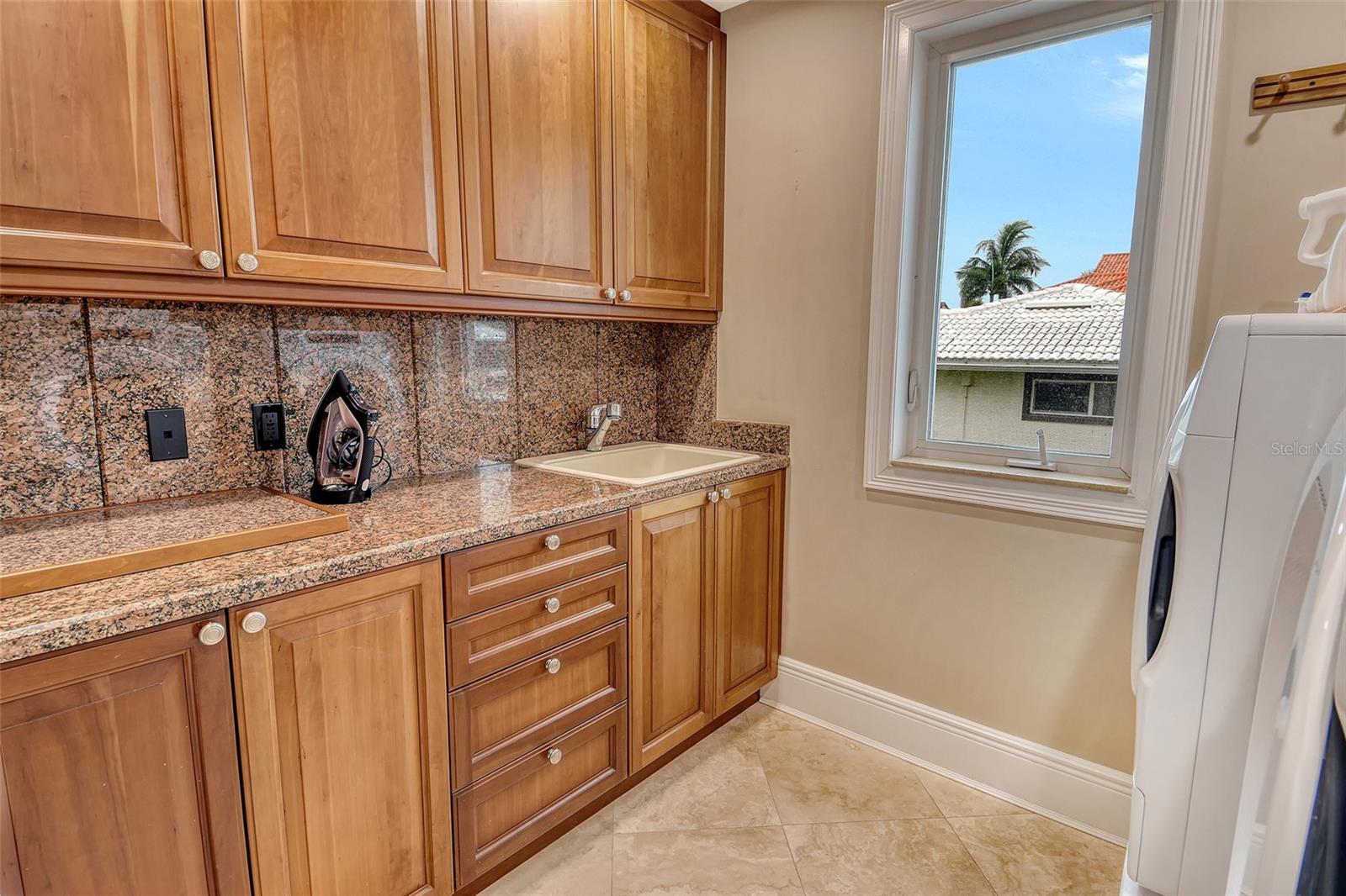 591 Putting Green Ln Property Photo 54