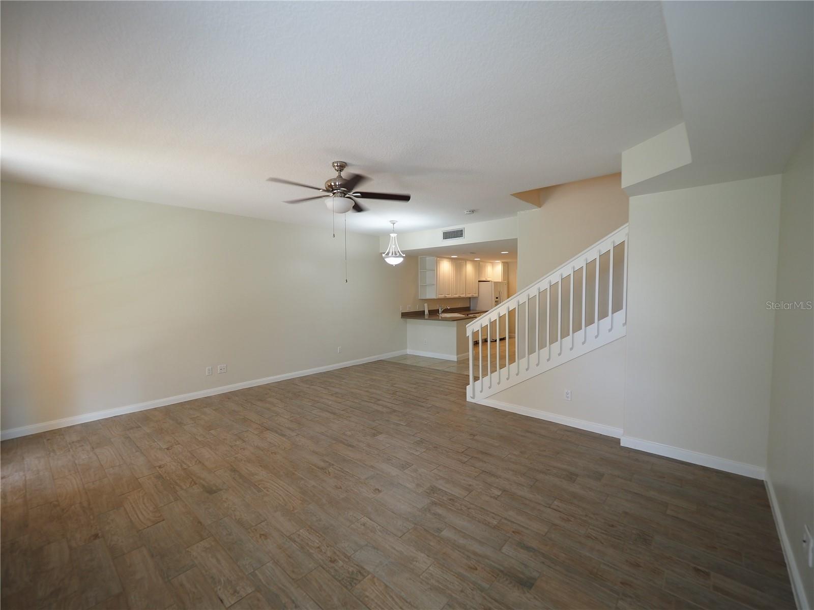 1533 Napoli Dr E Property Photo 13