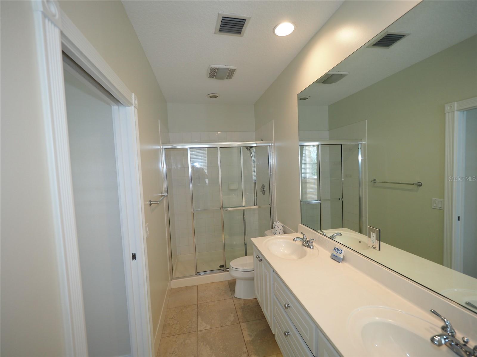 1533 Napoli Dr E Property Photo 18