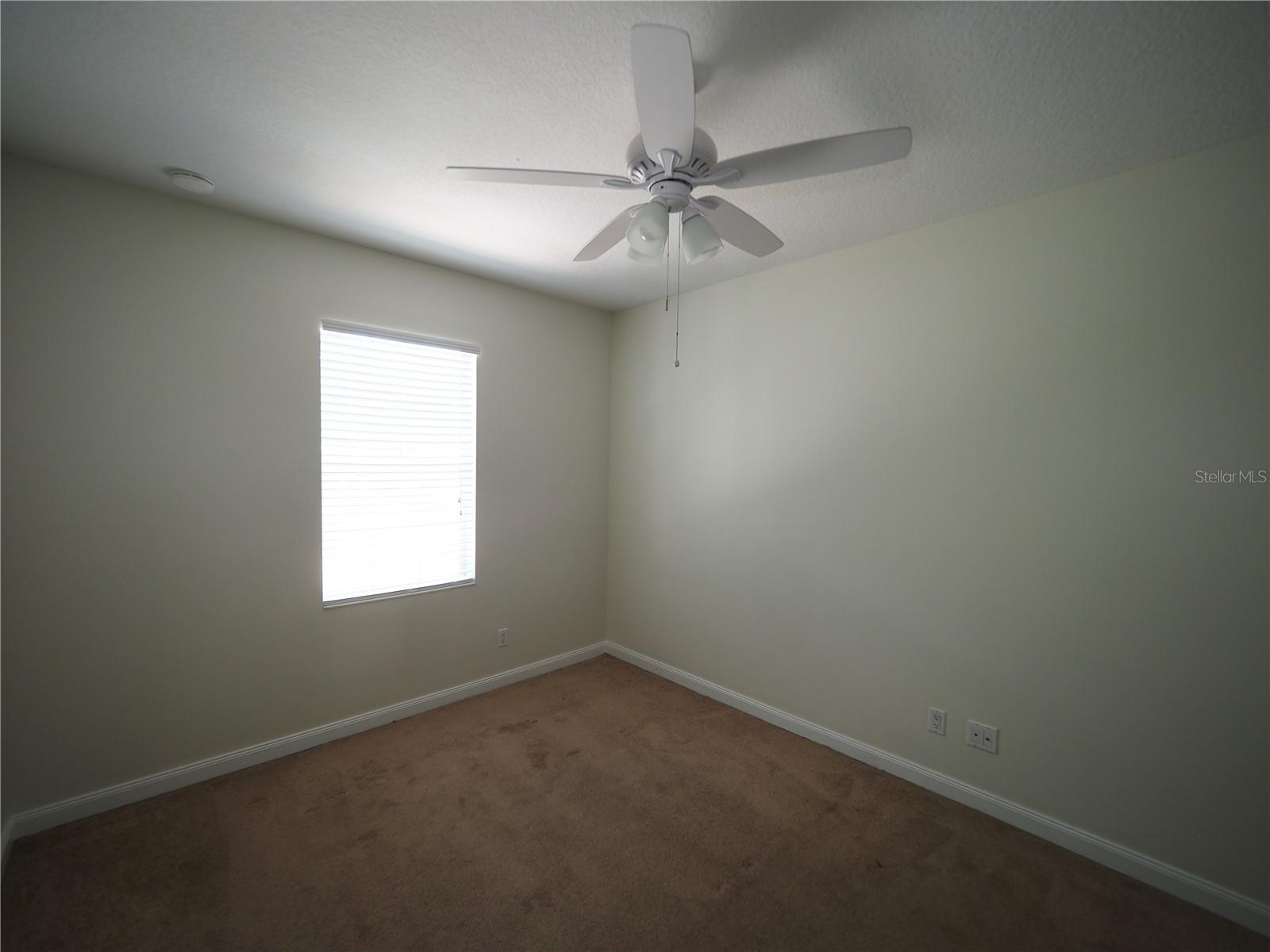 1533 Napoli Dr E Property Photo 27