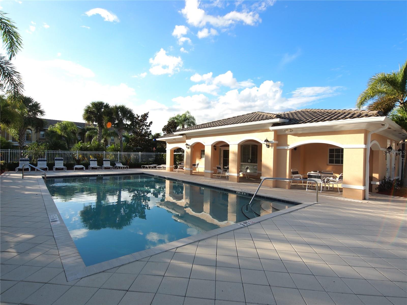 1533 Napoli Dr E Property Photo 35