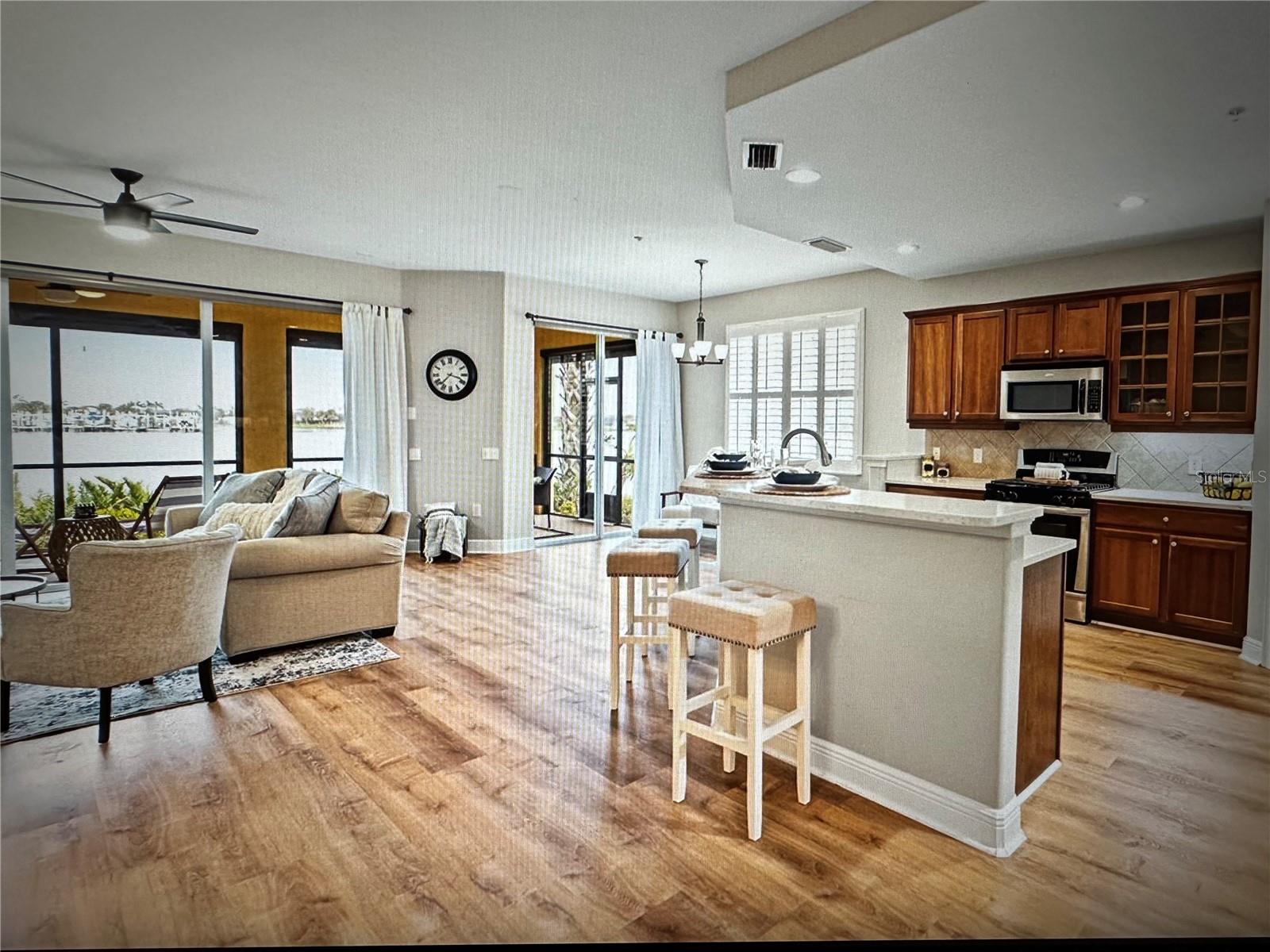 1121 Riverscape St Property Photo 14