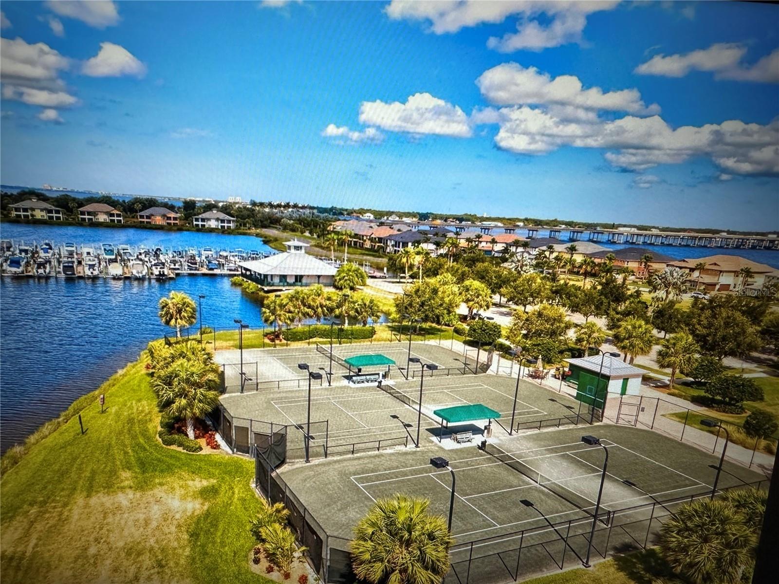 1121 Riverscape St Property Photo 24
