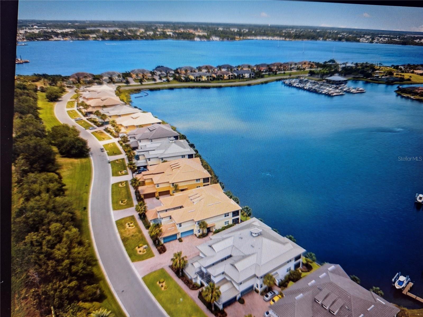 1121 Riverscape St Property Photo 33