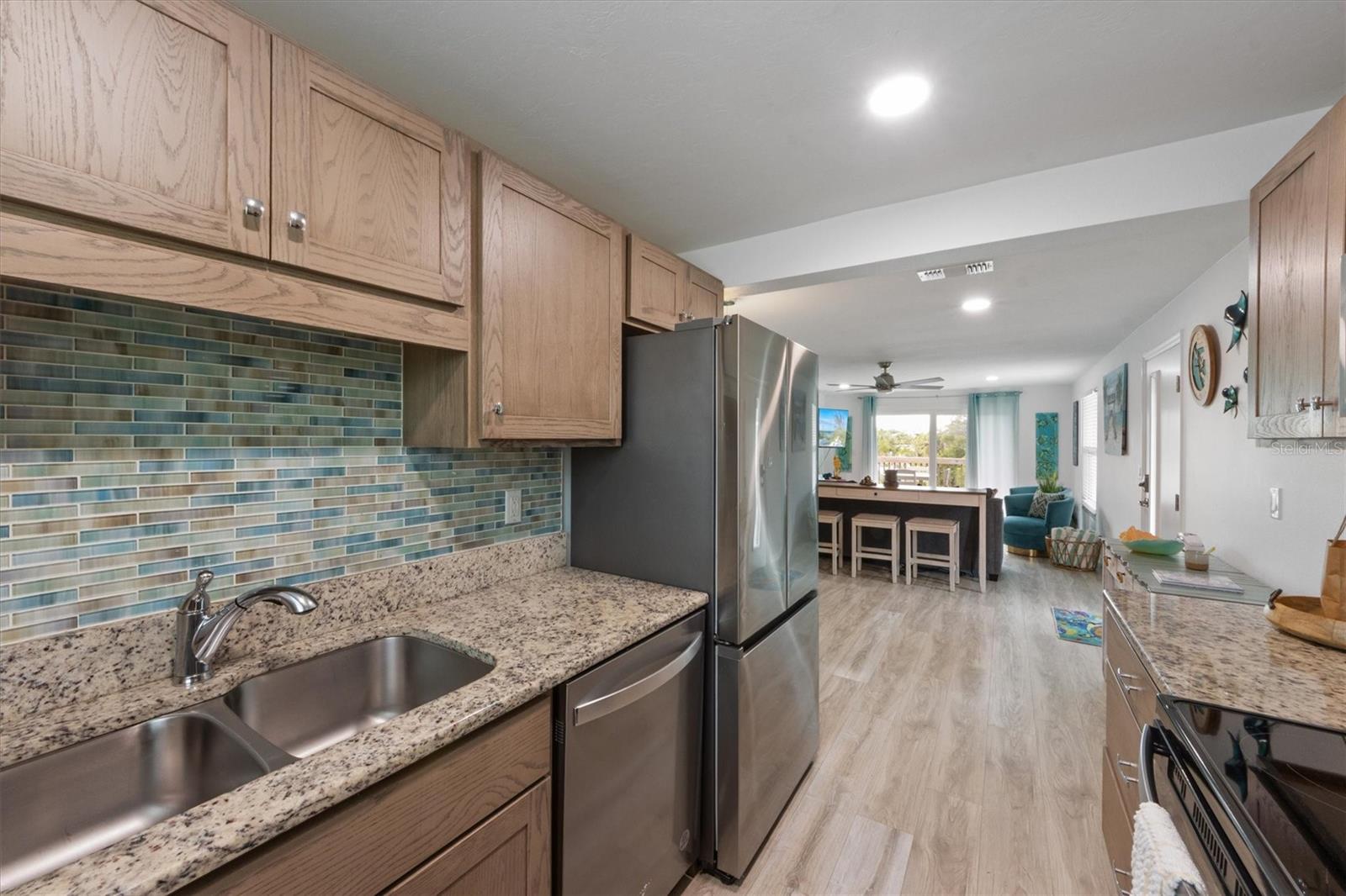 6808 Palm Dr #b Property Photo 9
