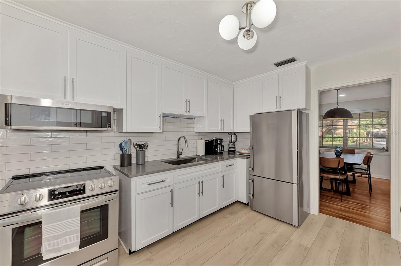 1726 Floyd St Property Photo 18