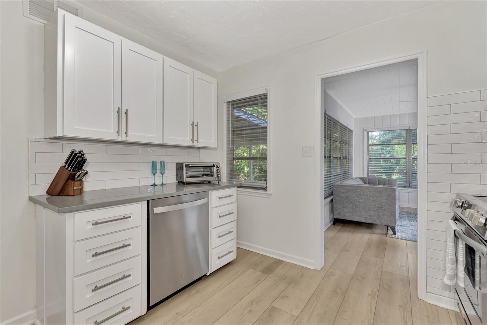 1726 Floyd St Property Photo 20