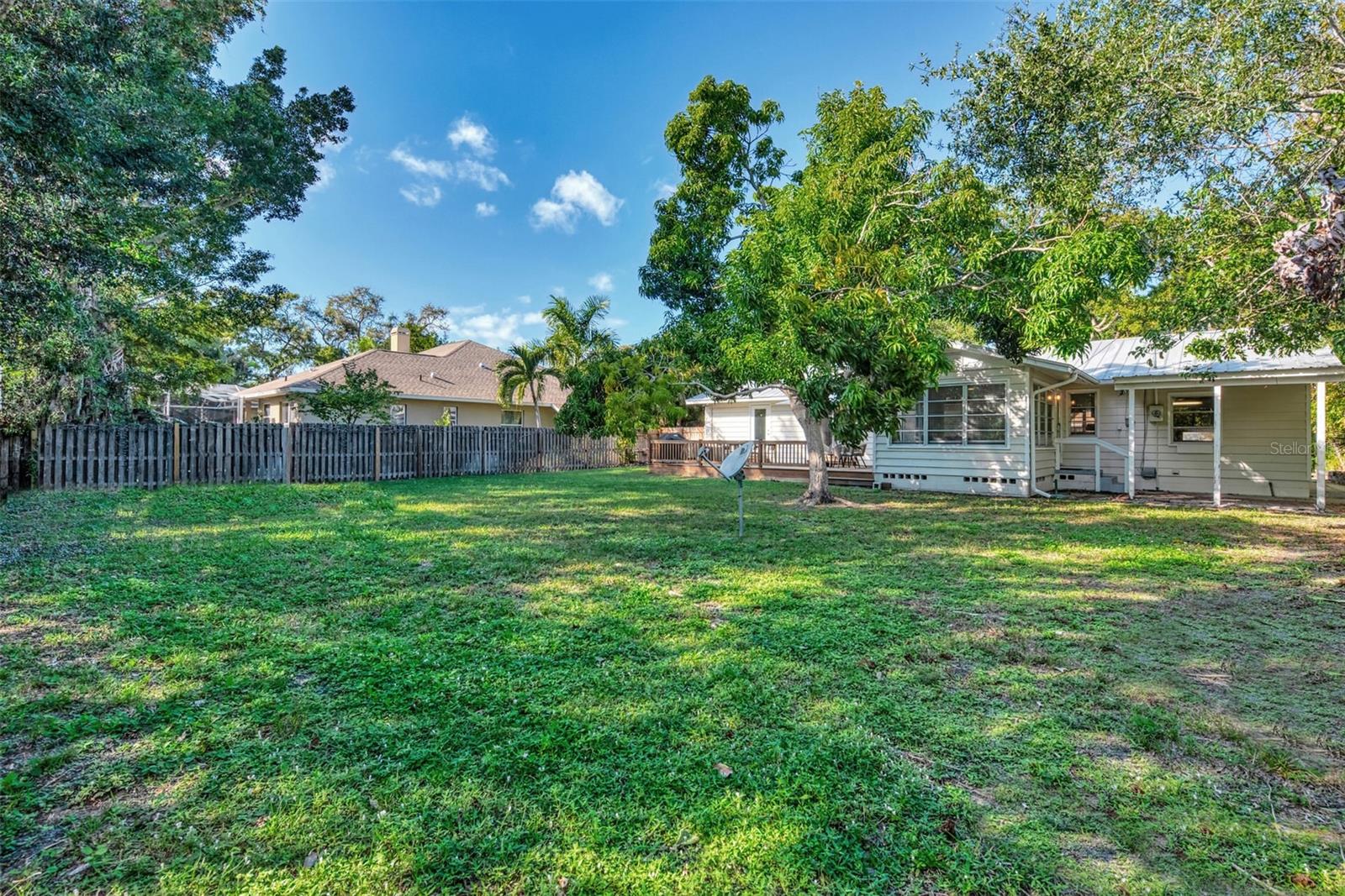 1726 Floyd St Property Photo 39