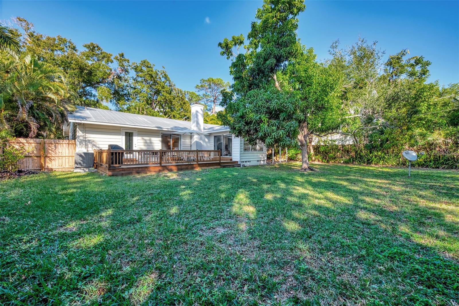 1726 Floyd St Property Photo 40