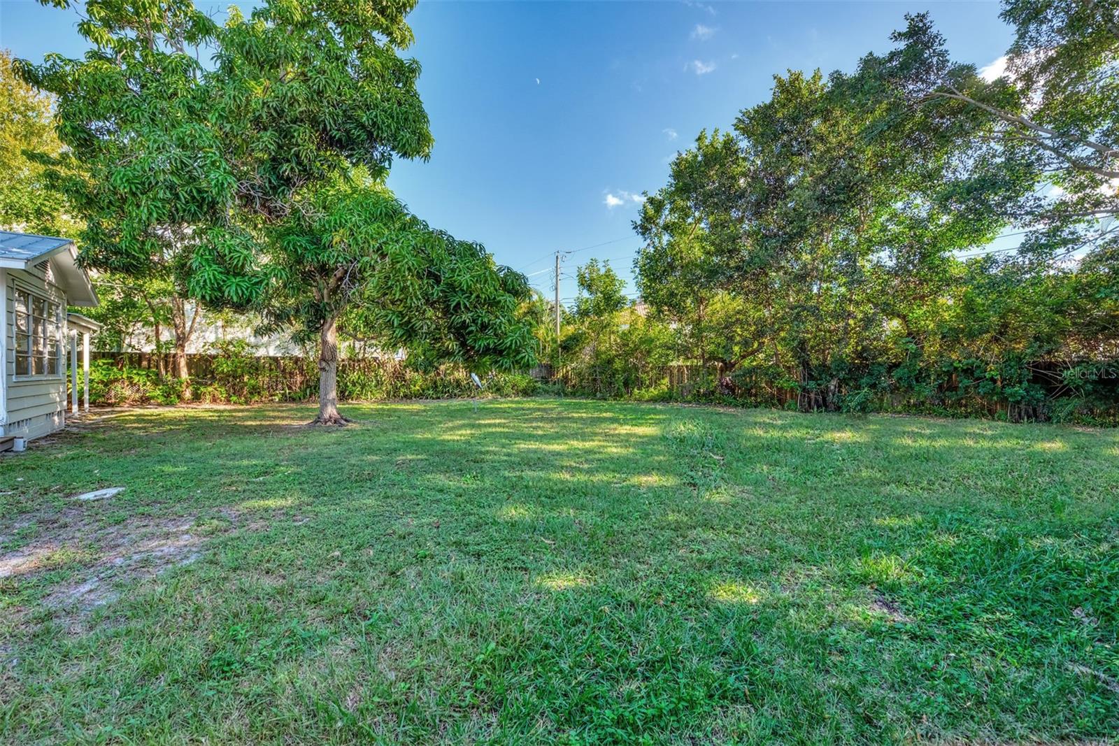 1726 Floyd St Property Photo 41