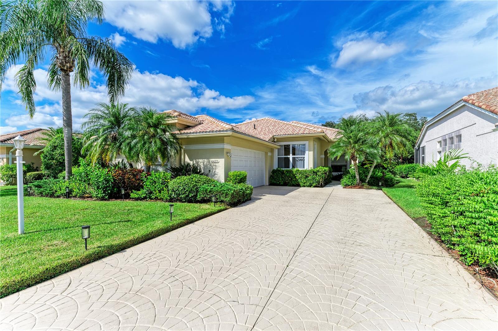 6622 Oakbrooke Cir Property Photo 1