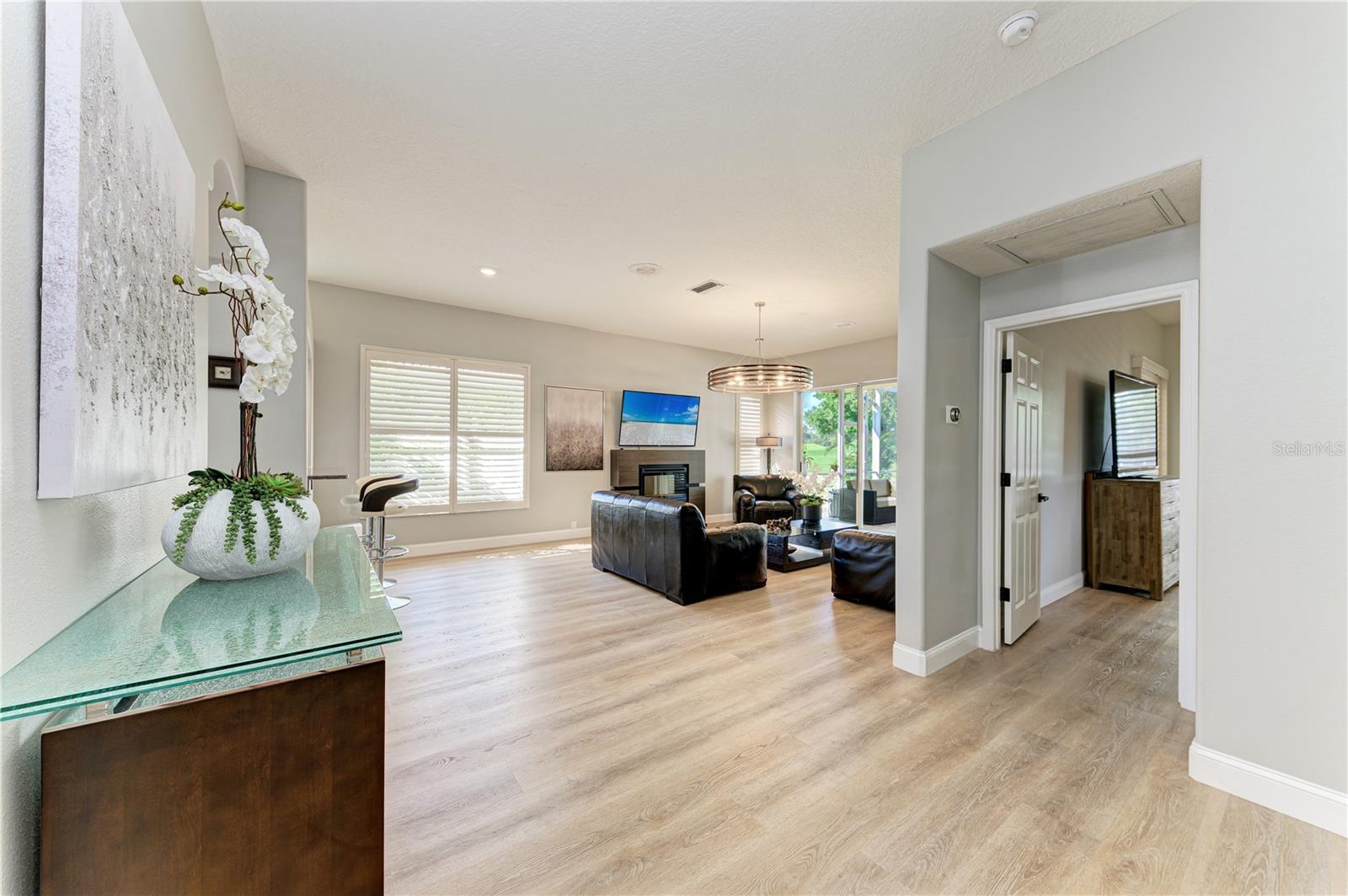 6622 Oakbrooke Cir Property Photo 7
