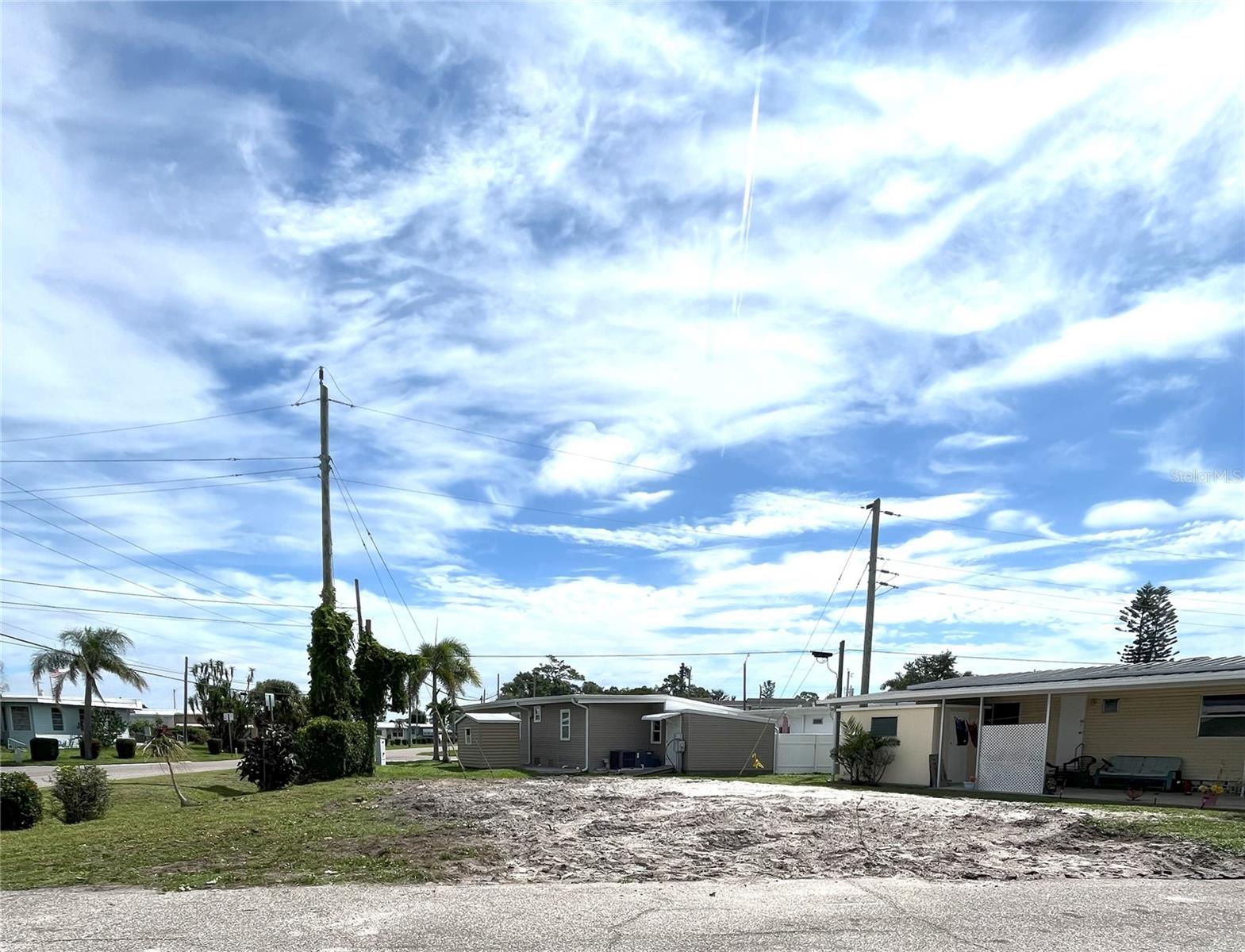 6903 E Bayou Ln Property Photo 2