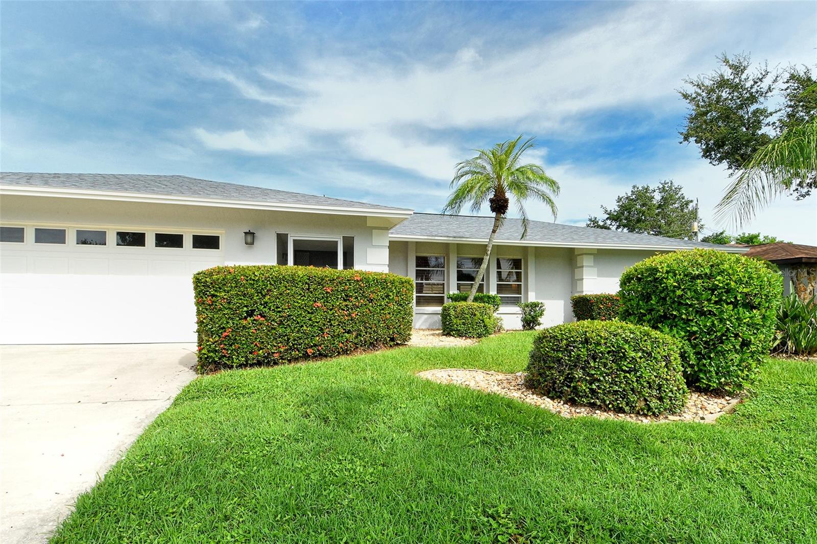 6722 Roxbury Dr Property Photo 4