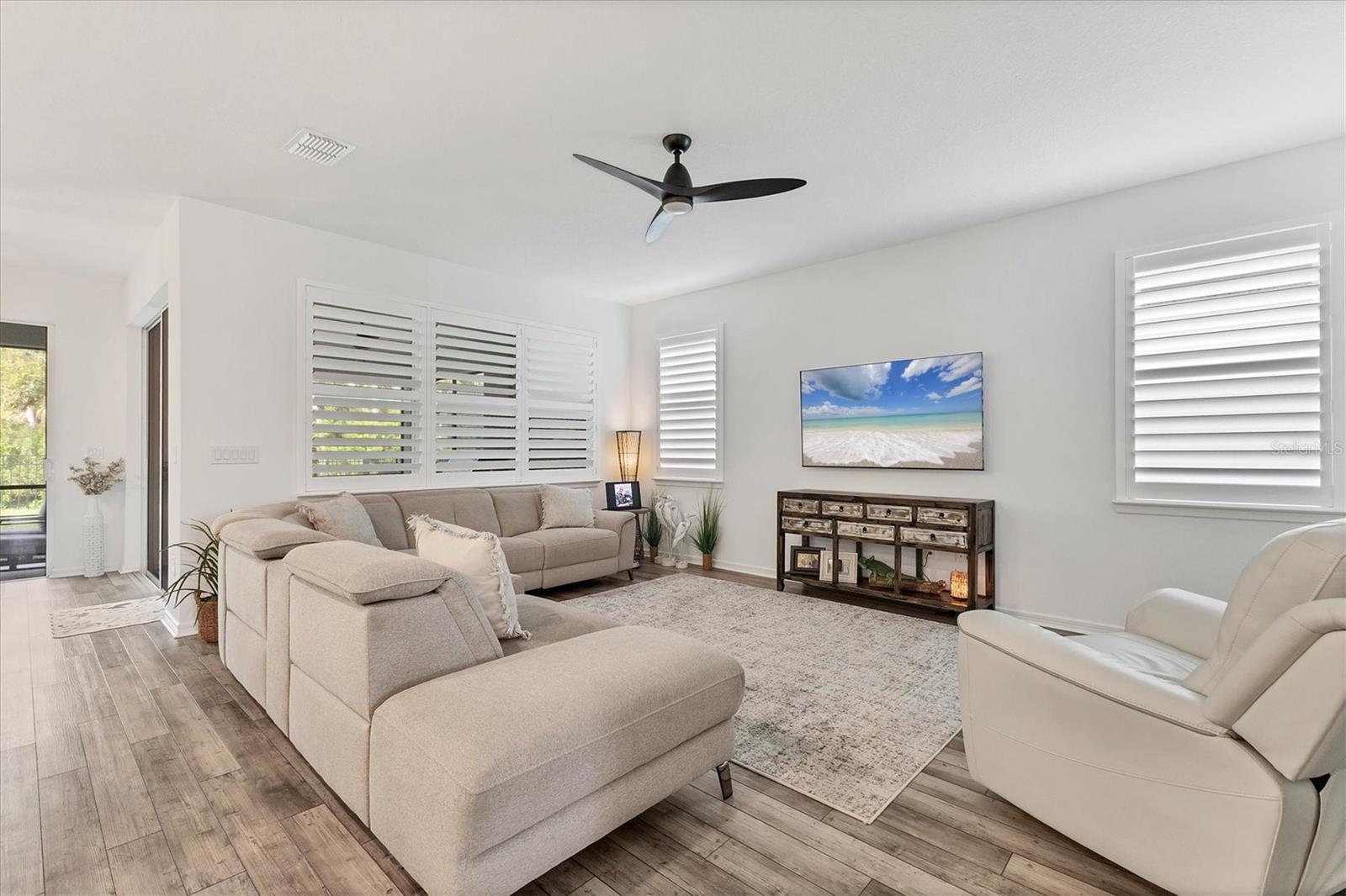 10622 Wynward Way Property Photo 10