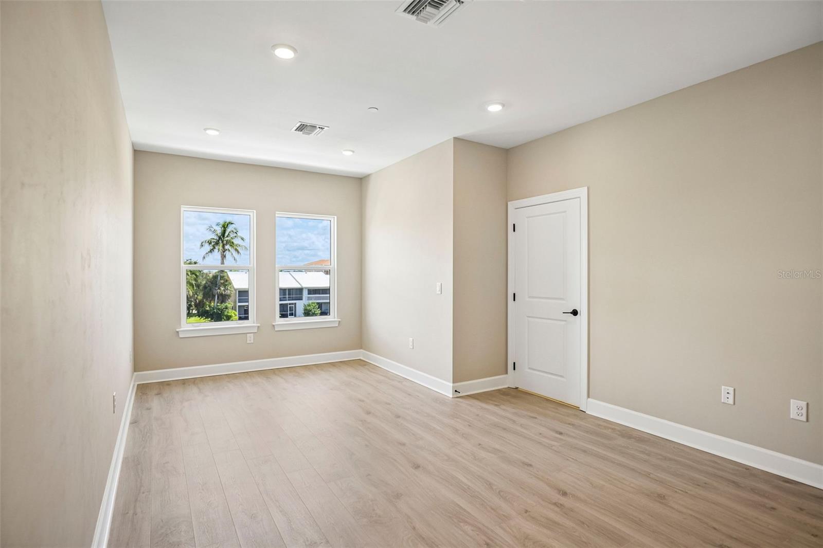 1623 Sea Haven Dr #303 Property Photo 5