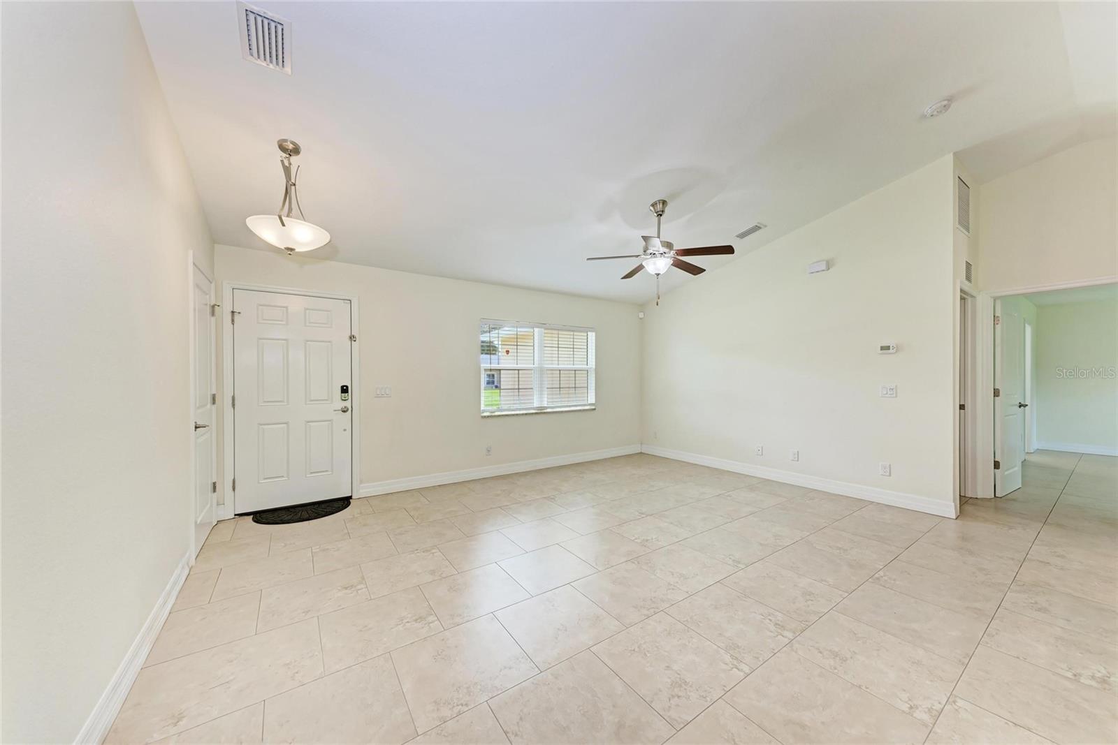 3560 Eldron Ave Property Photo 9