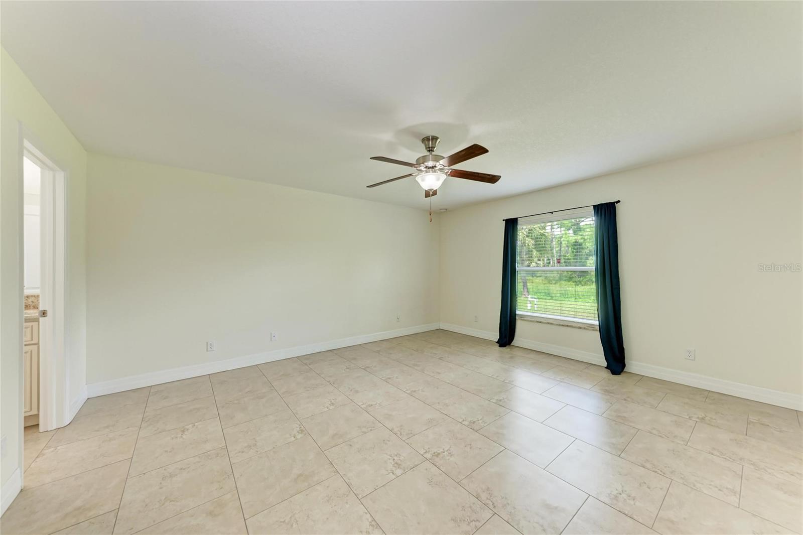 3560 Eldron Ave Property Photo 17