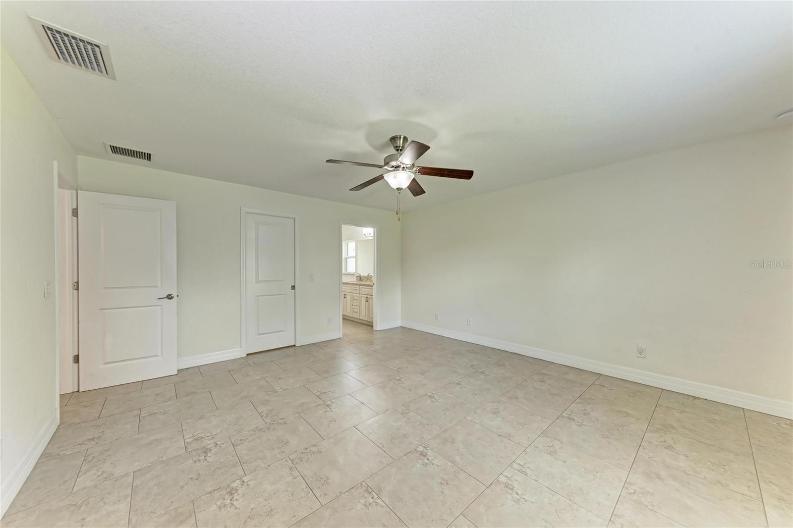 3560 Eldron Ave Property Photo 18