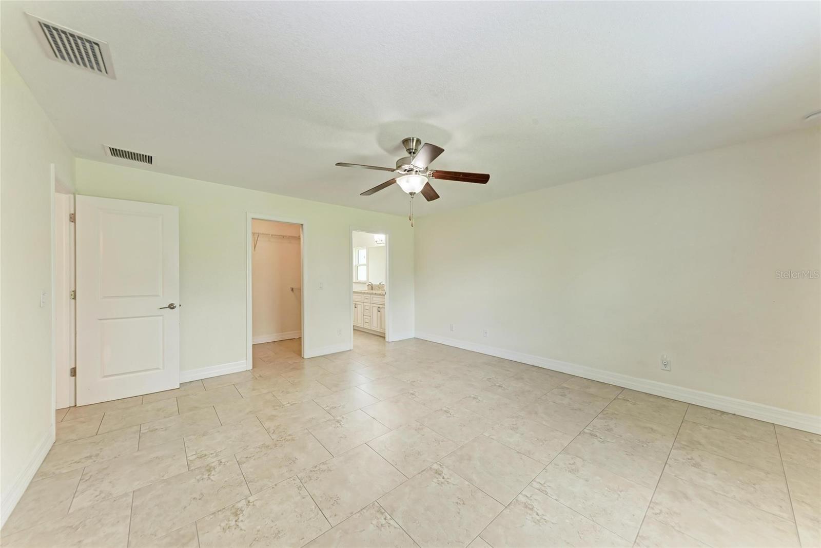 3560 Eldron Ave Property Photo 19