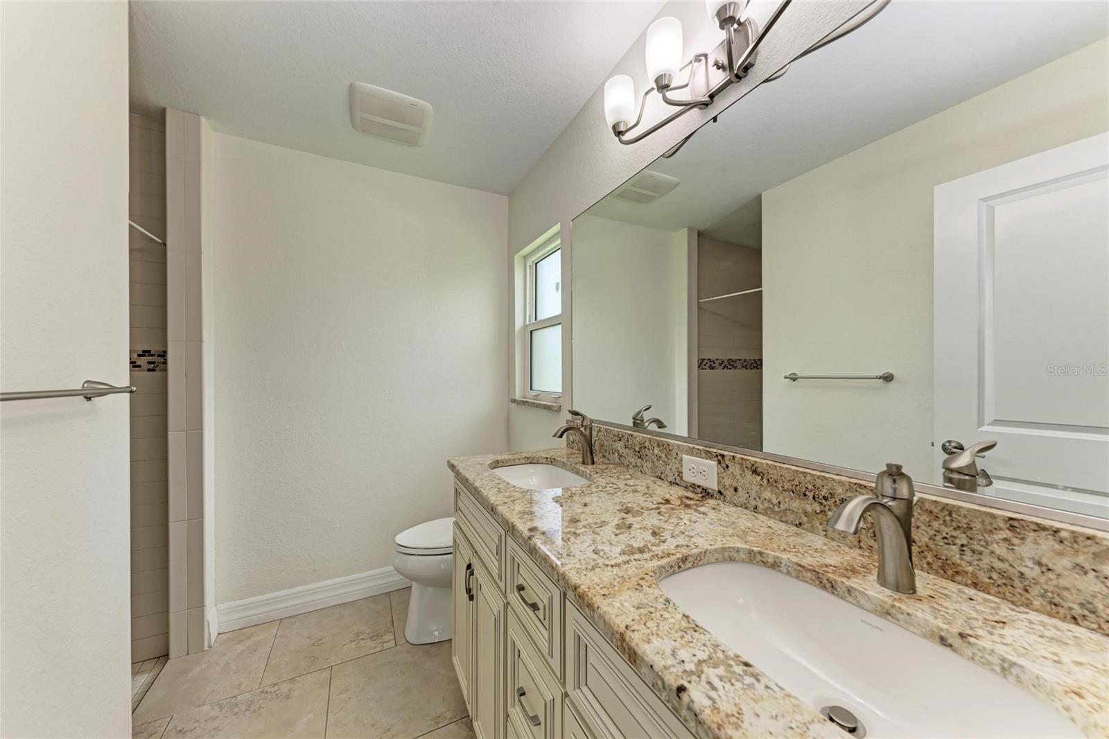 3560 Eldron Ave Property Photo 23