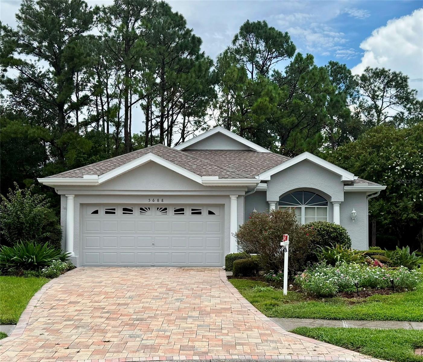 5688 Legend Hills Ln Property Photo 1
