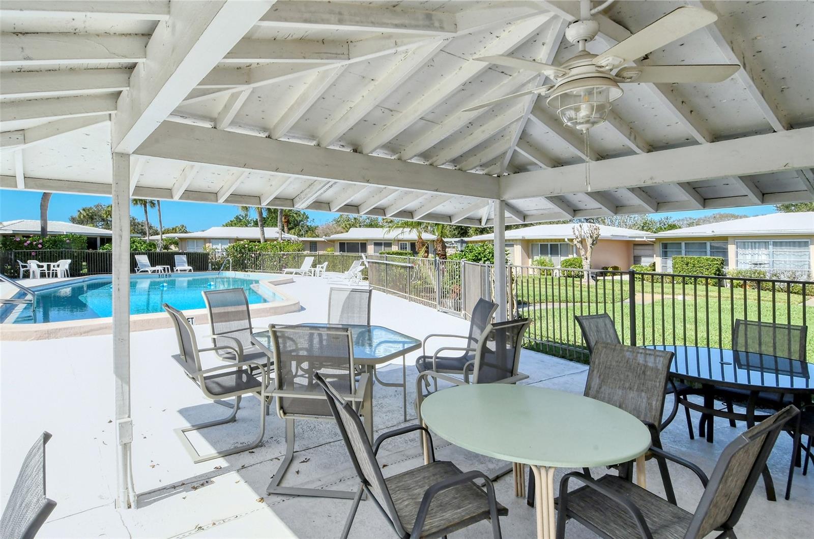 3507 Pinecrest St Property Photo 45