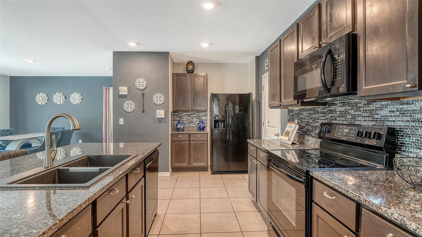 5206 Willow Breeze Way Property Photo 18