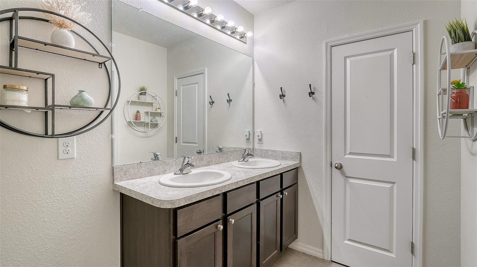5206 Willow Breeze Way Property Photo 24