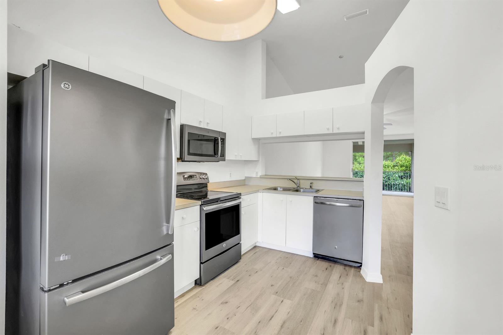 6635 Huntington Lakes Cir #202 Property Photo 6