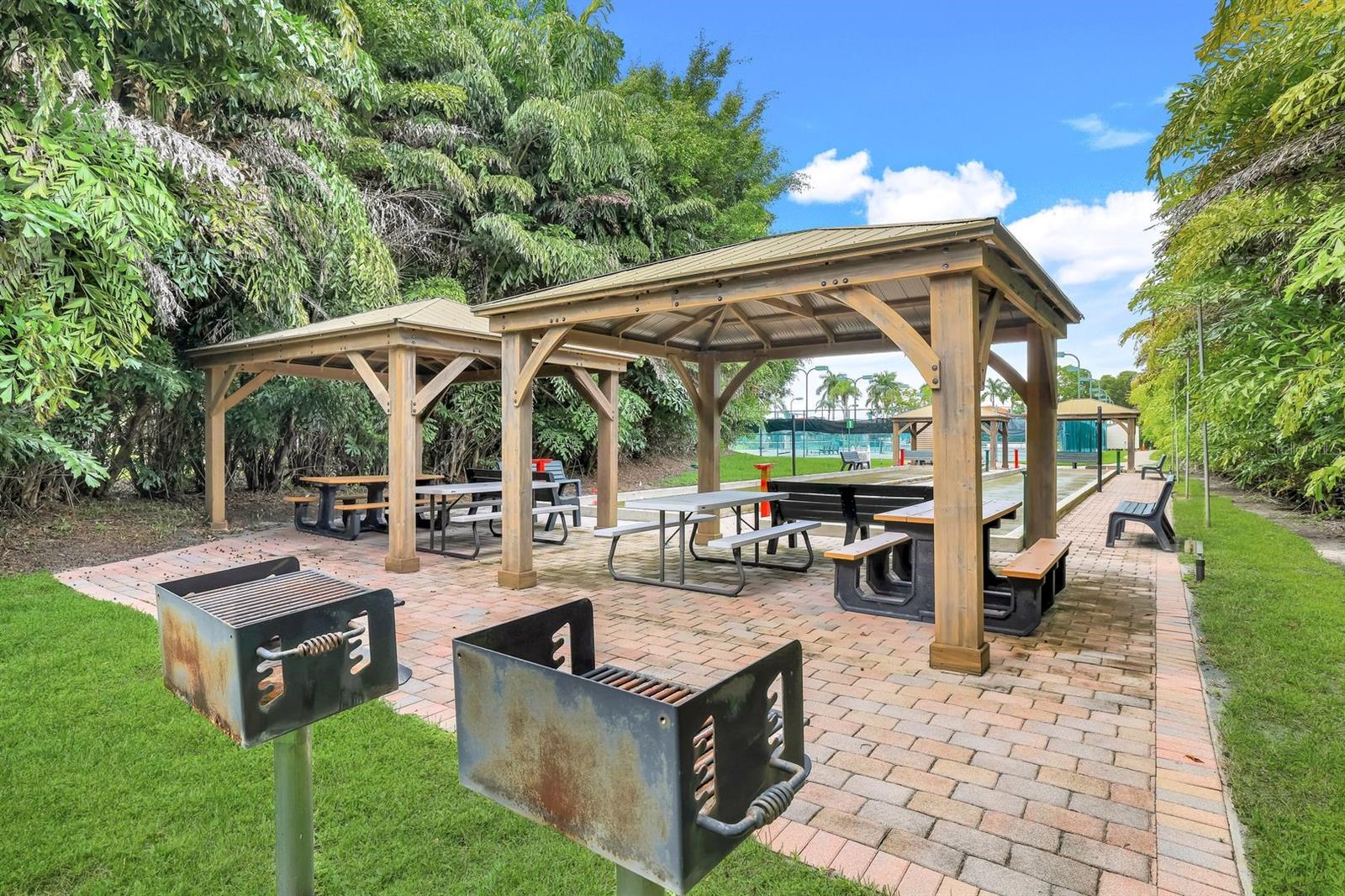 6635 Huntington Lakes Cir #202 Property Photo 35