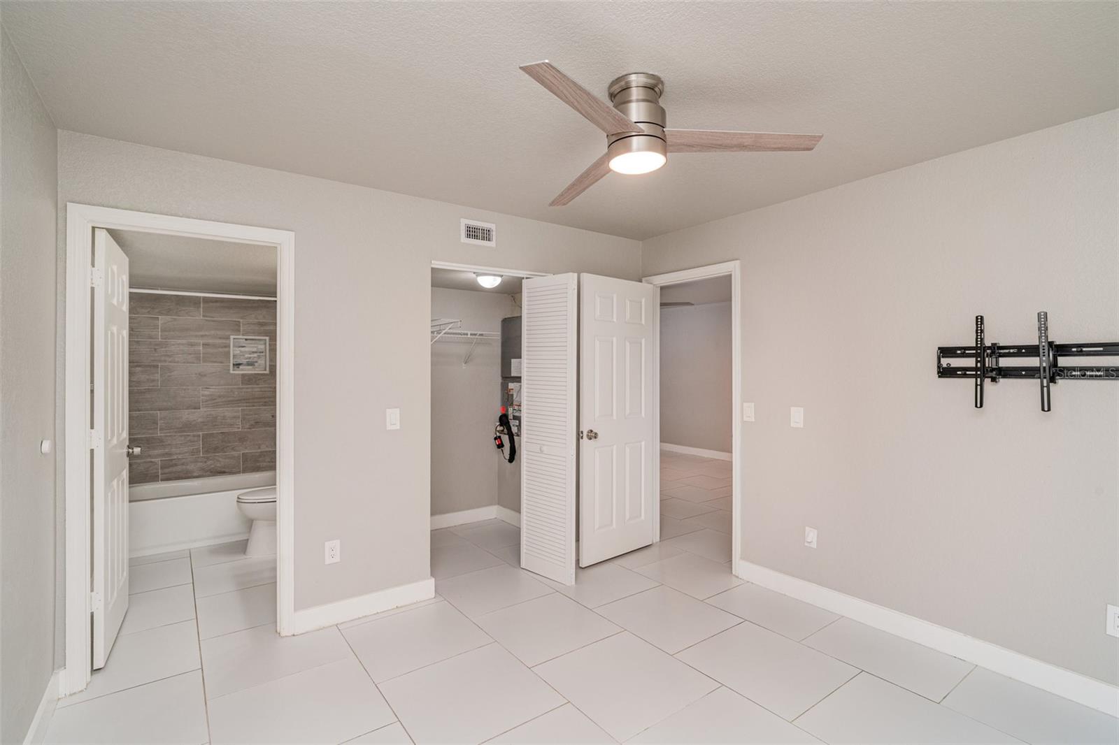 25050 Sandhill Blvd #a4 Property Photo 12