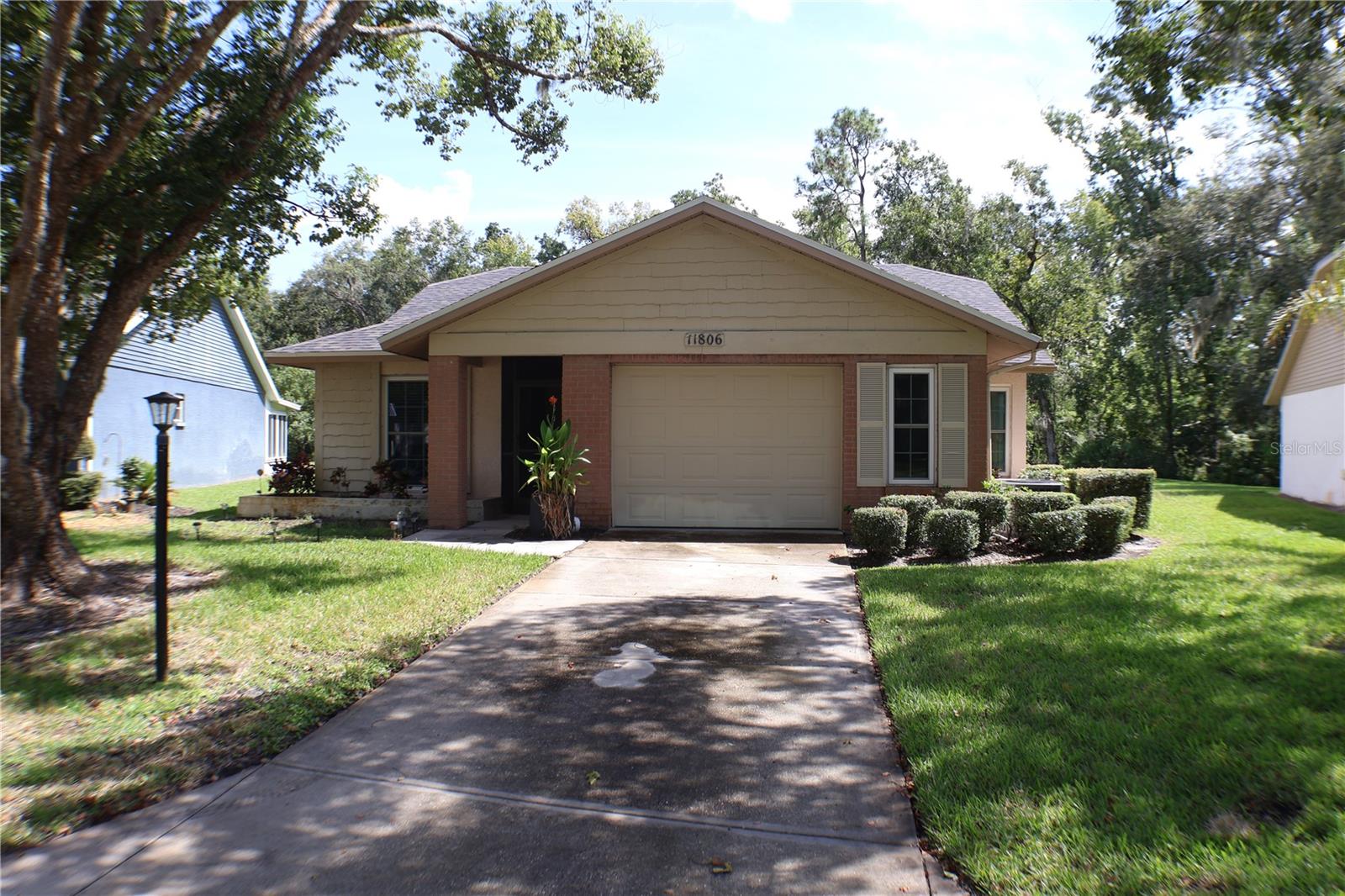 11806 White Ash Dr Property Photo 1