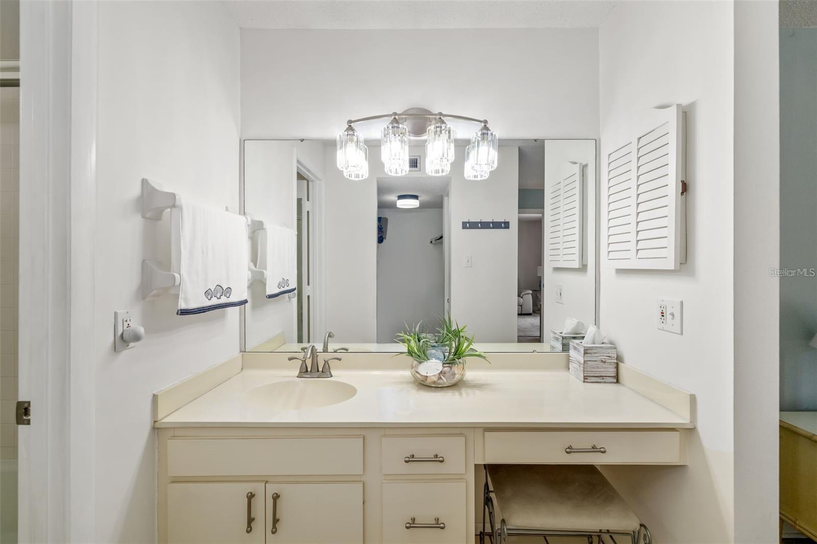7201 Curtiss Ave #2d Property Photo 20