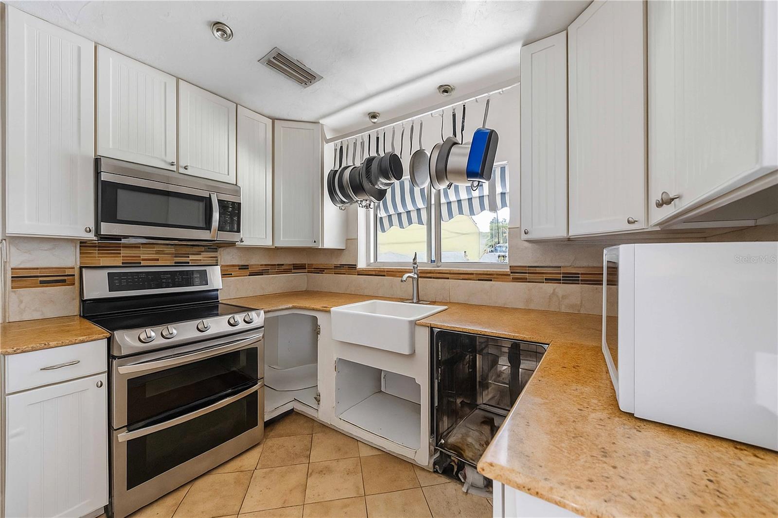 2507 Riverview Blvd Property Photo 5
