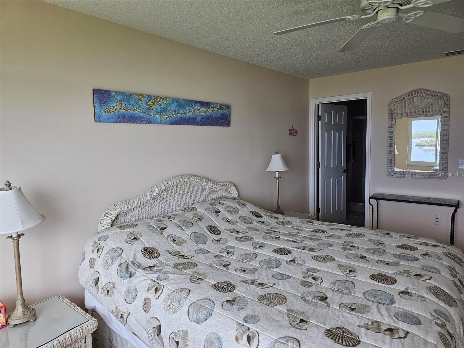 4765 Independence Dr Property Photo 16