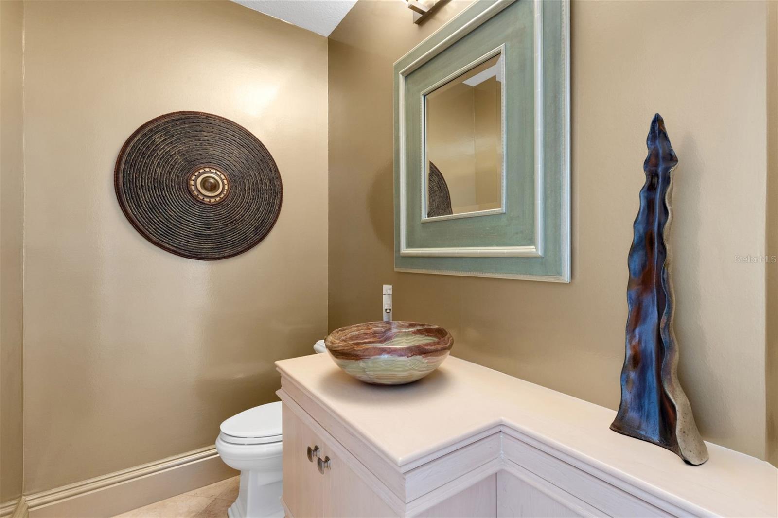 464 Golden Gate Pt #403 Property Photo 21