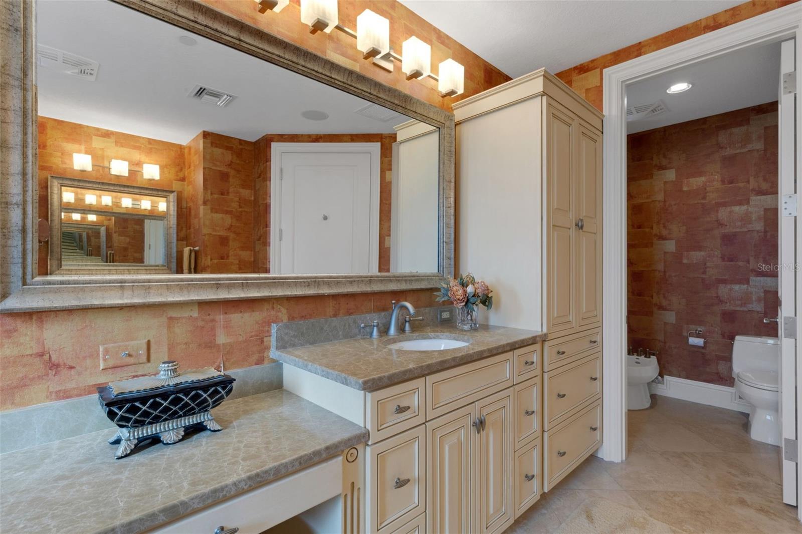 464 Golden Gate Pt #403 Property Photo 59