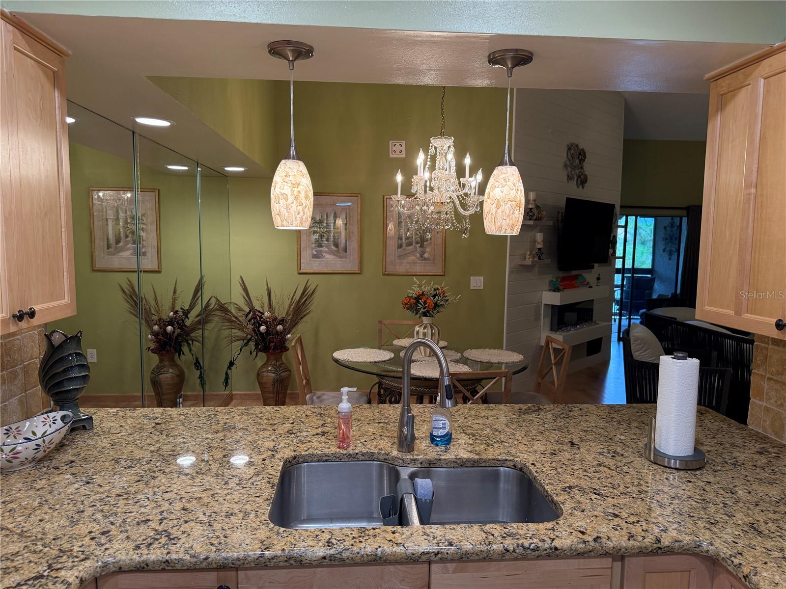 5770 Ashton Lake Dr #8 Property Photo 11