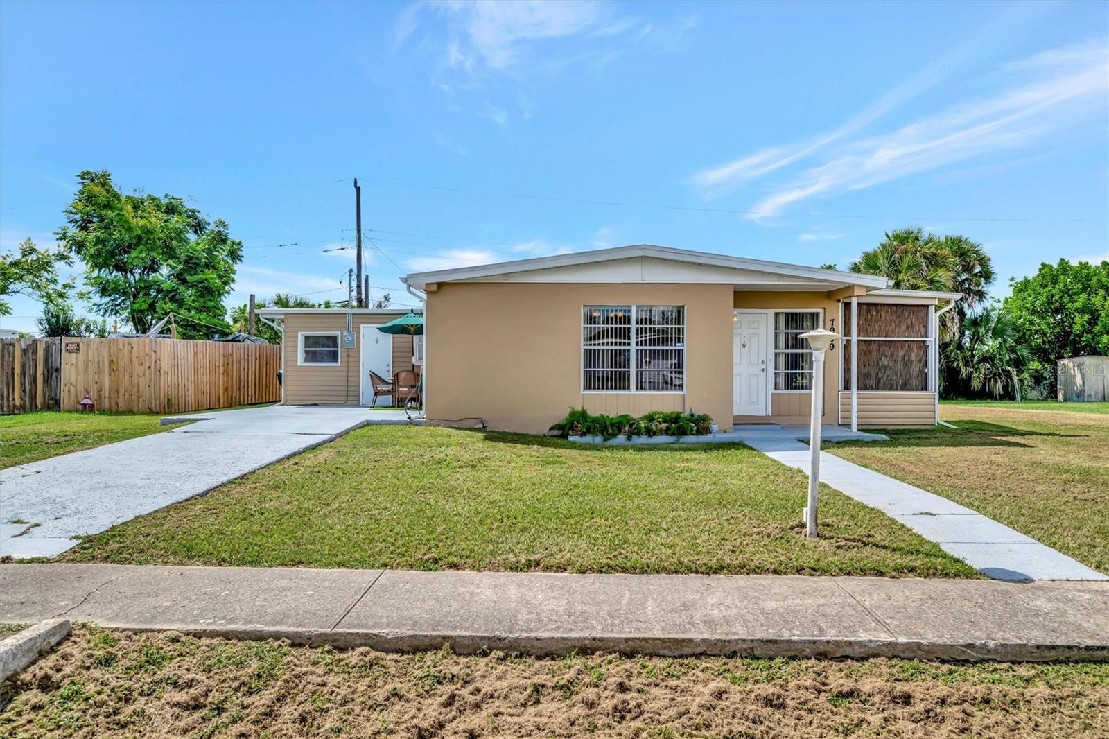 7959 Hyde Park Ave Property Photo 4