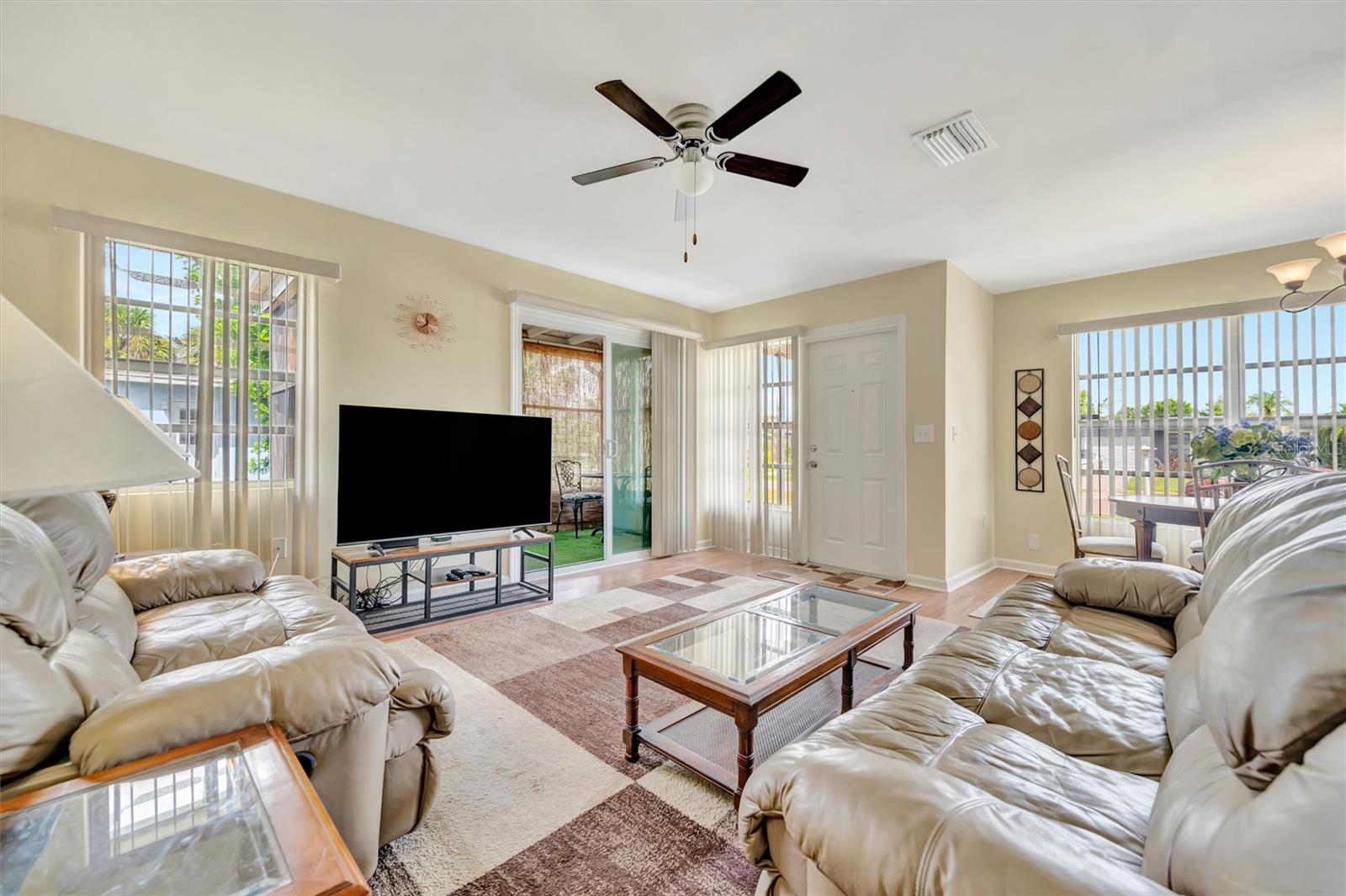 7959 Hyde Park Ave Property Photo 17