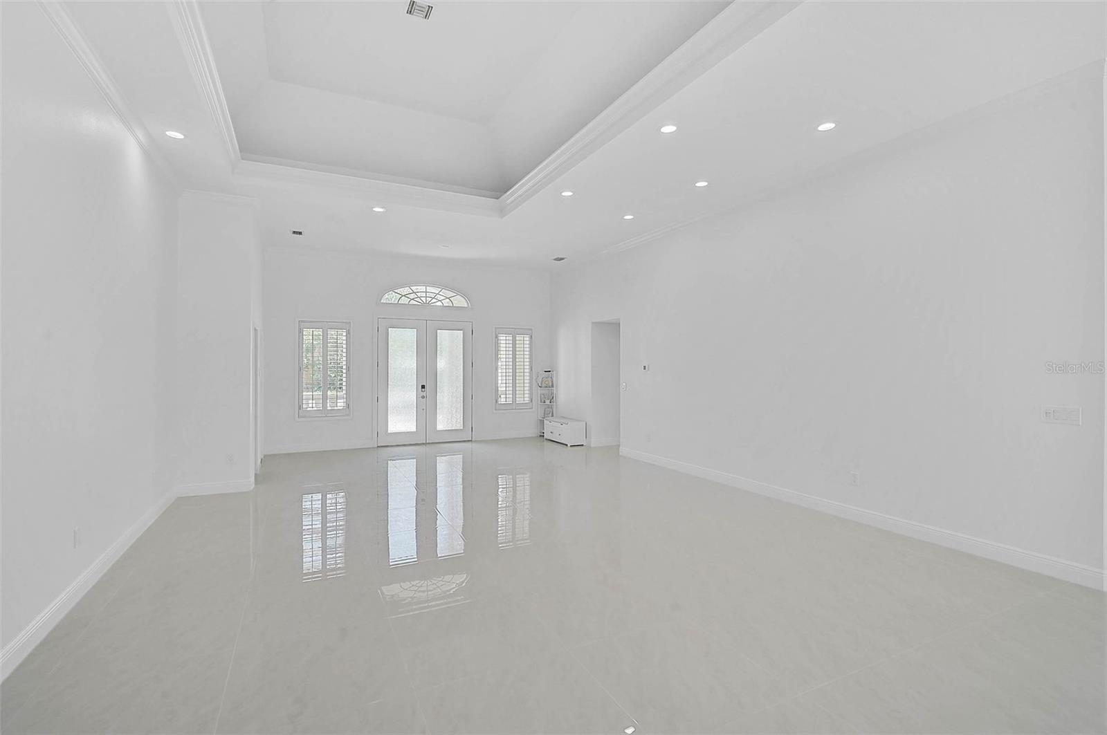 548 Siesta Dr Property Photo 9