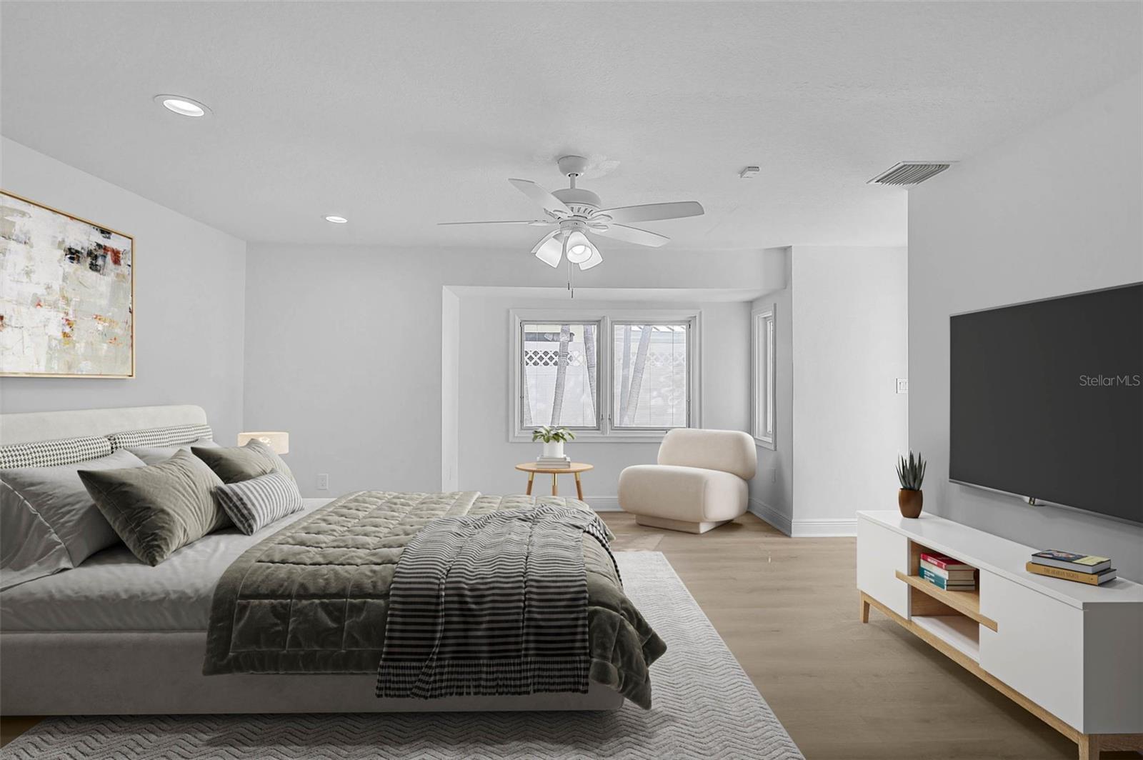 548 Siesta Dr Property Photo 10