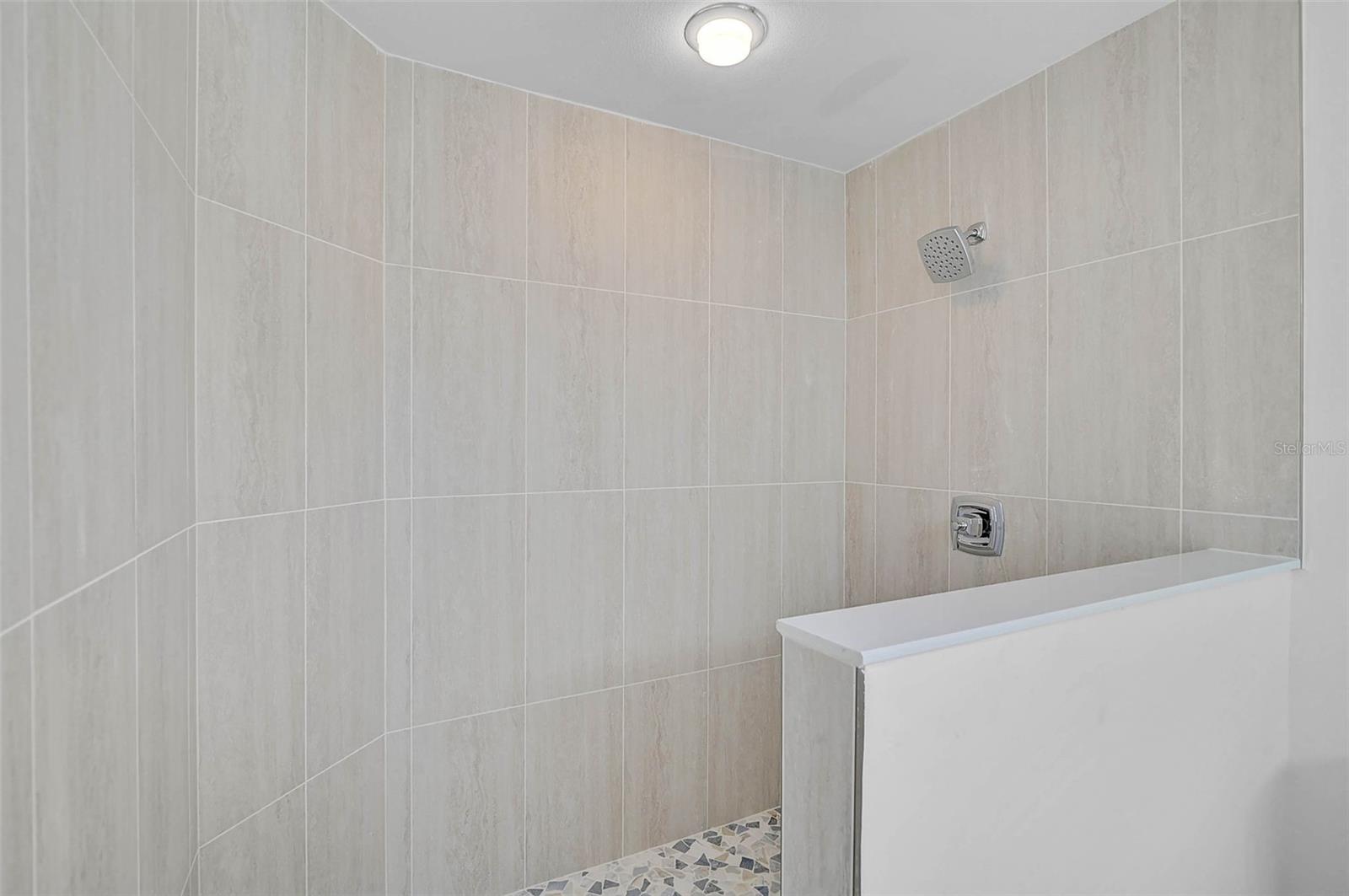 548 Siesta Dr Property Photo 15