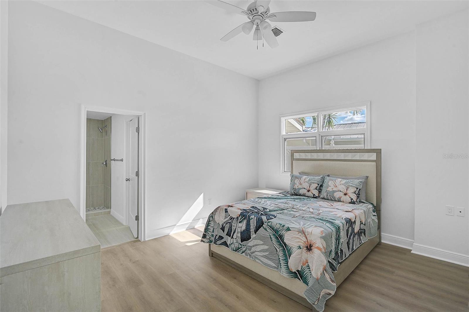 548 Siesta Dr Property Photo 16