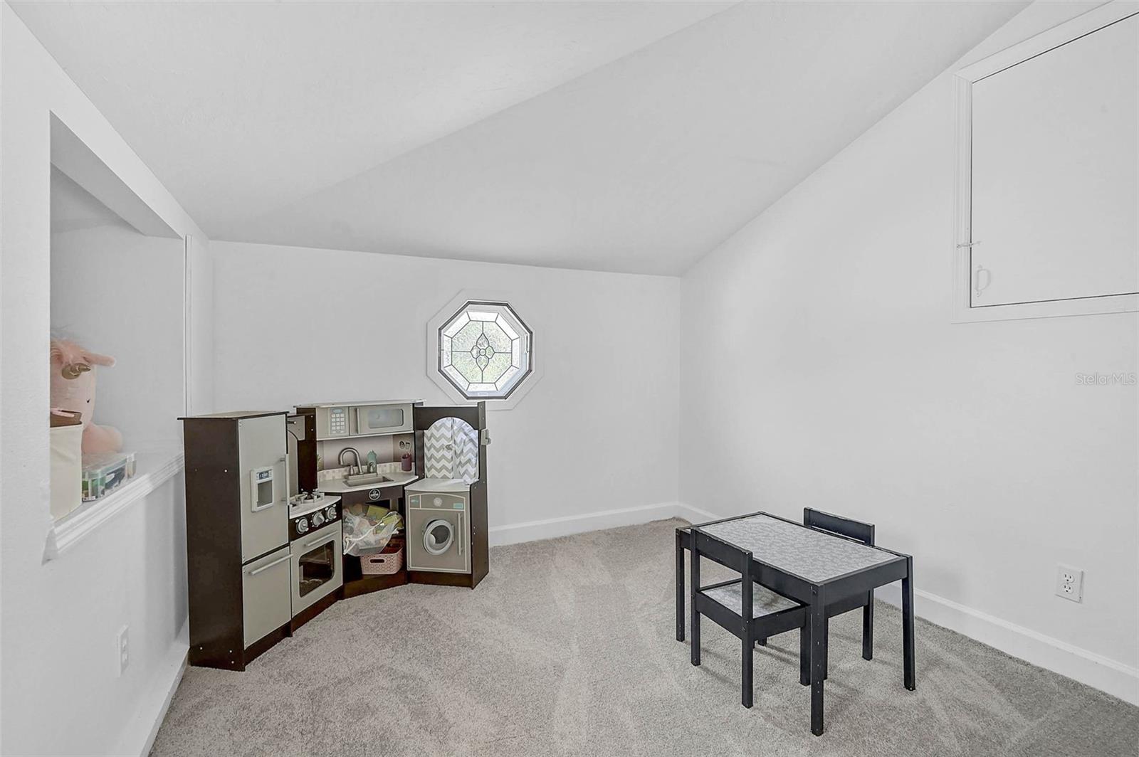 548 Siesta Dr Property Photo 20