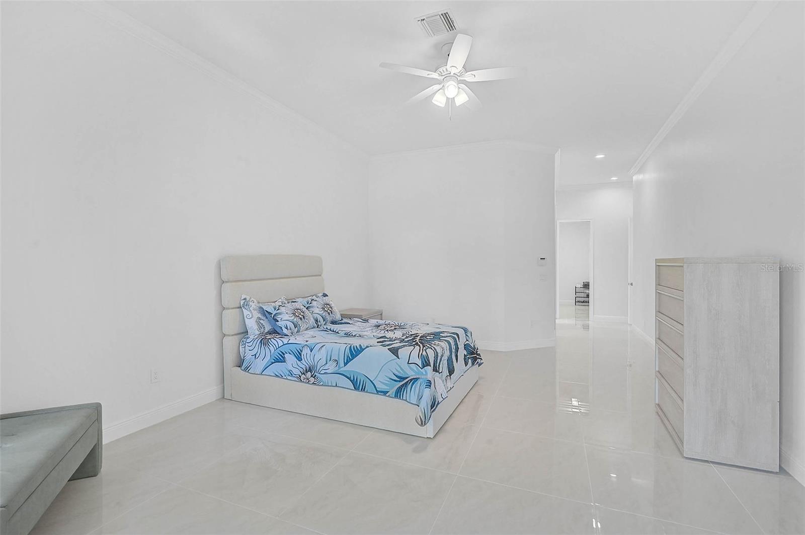 548 Siesta Dr Property Photo 22