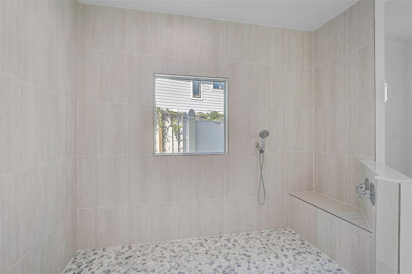 548 Siesta Dr Property Photo 27