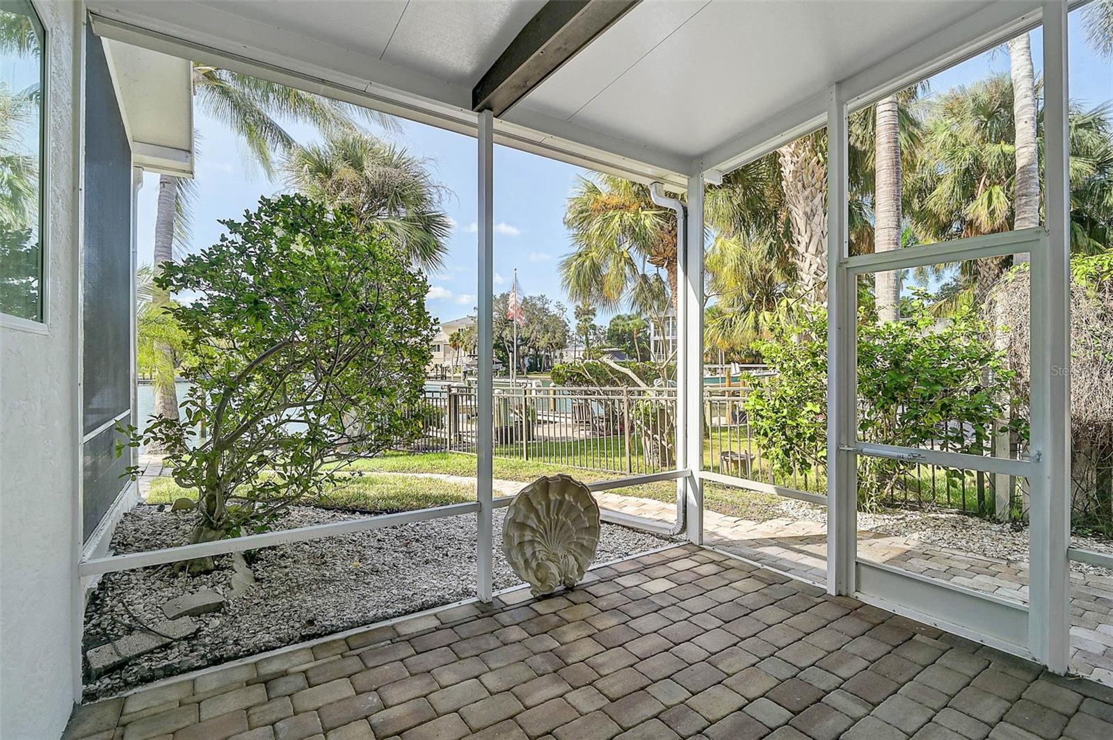 548 Siesta Dr Property Photo 31